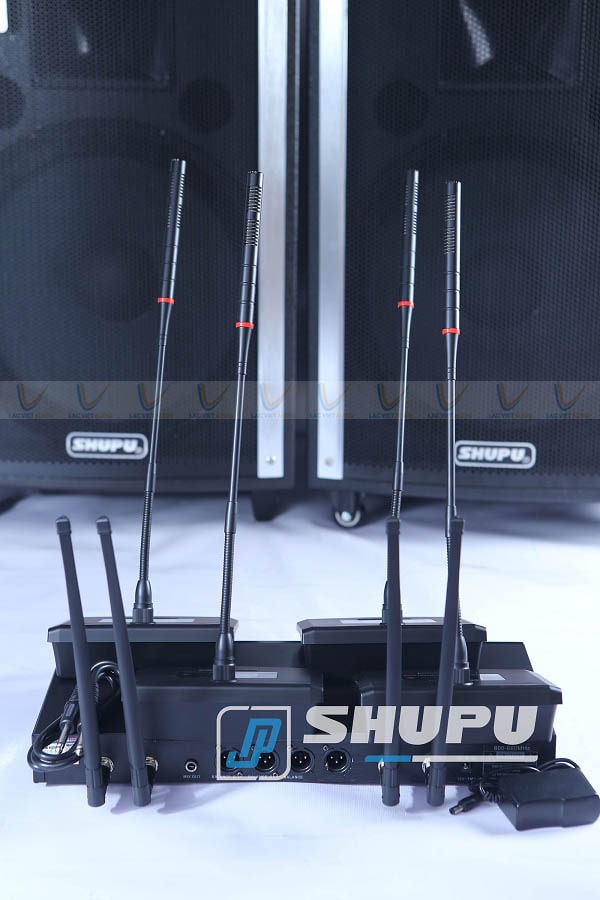 Micro cổ ngỗng không dây Shupu UG-40D có thiết kế hiện đại sang trọng